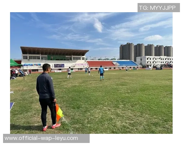 惠州足球场地全面升级助力青少年足球发展与社区体育活动的蓬勃兴起