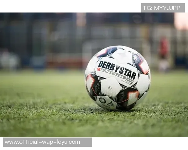 足球球门球教学技巧与实战应用全面解析助你提升门前把握能力